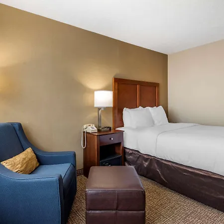 Comfort Inn & Suites Montpelier-Berlin Exterior photo